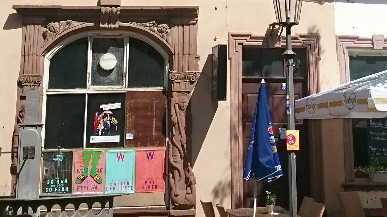 Haus mit Ritterportal